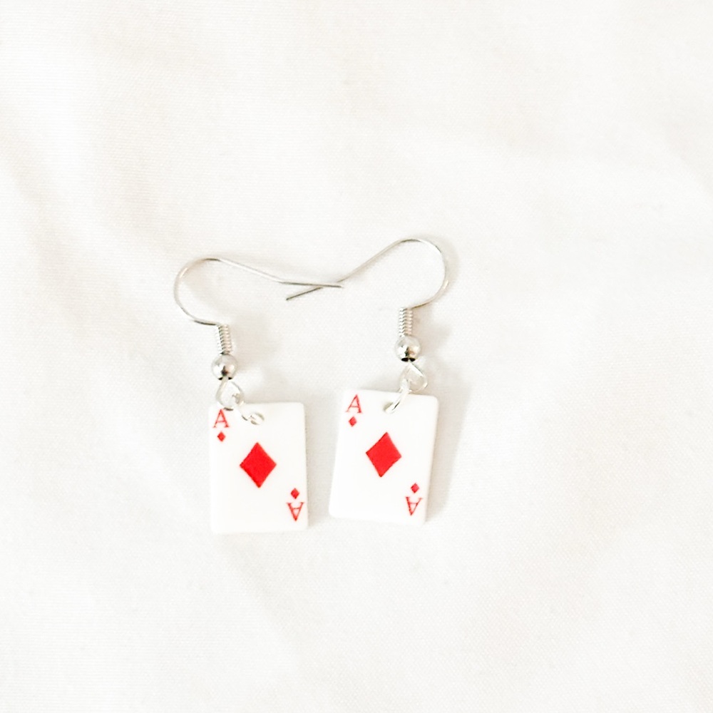 Player earrings
